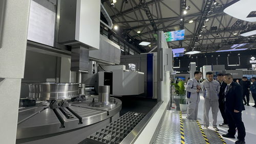 通用技術(shù)齊二機(jī)床兩款產(chǎn)品亮相CCMT2024，展現(xiàn)國(guó)產(chǎn)高端裝備硬實(shí)力